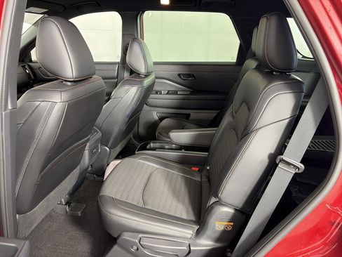 Used 2023 Nissan Pathfinder Rock Creek image 7