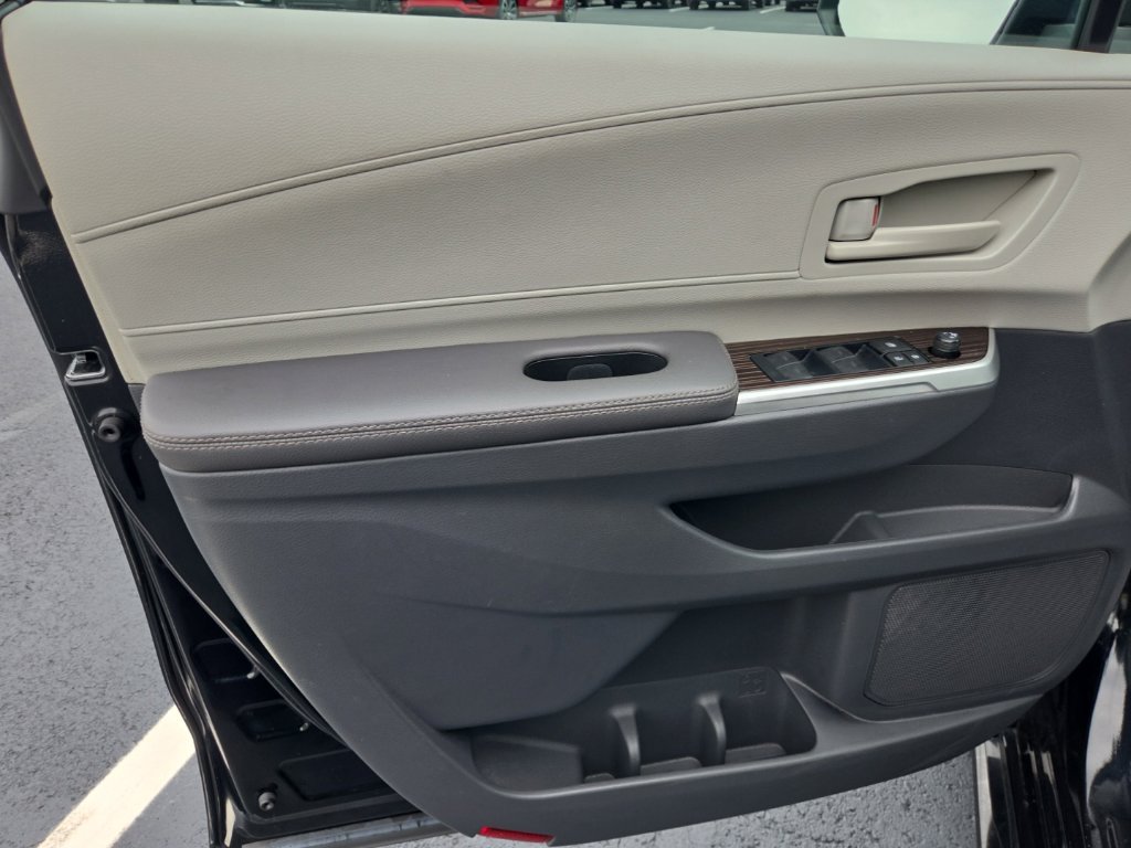 Certified 2024 Toyota Sienna LE AWD/4WD image 12