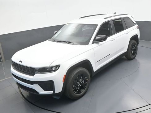 New 2026 Jeep Grand Cherokee Altitude image 47