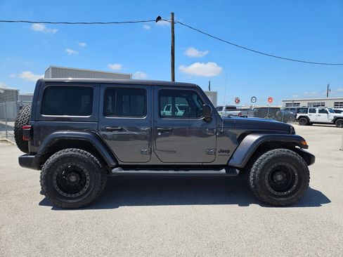 Used 2021 Jeep Wrangler Unlimited Sahara AWD/4WD image 2