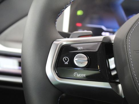 Used 2026 BMW i7 M70 w/ Premium Package image 15