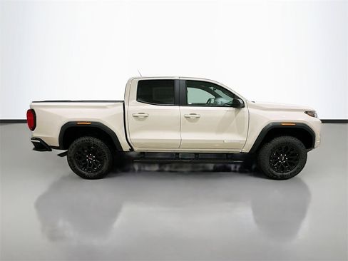 New 2026 GMC Canyon Elevation w/ Convenience Package image 8