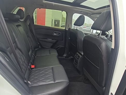 Used 2023 Nissan Rogue Platinum w/ Platinum Premium Package image 32