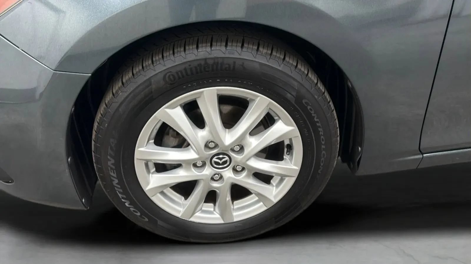 Used 2016 MAZDA MAZDA3 i Sport w/ Preferred Equipment Package FWD image 29