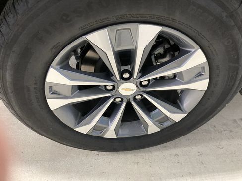 Used 2026 Chevrolet Equinox LT FWD image 9