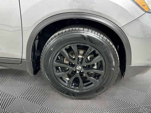 Used 2018 Nissan Rogue SV AWD/4WD image 20