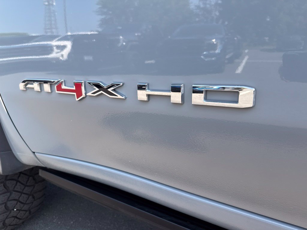 Used 2025 GMC Sierra 2500 AT4X w/ AT4X AEV Edition AWD/4WD image 18