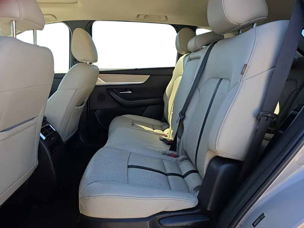 Used 2024 MAZDA CX-90 3.3 Turbo w/ Preferred Package AWD/4WD image 19