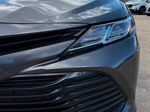 Used 2020 Toyota Camry LE FWD image 13