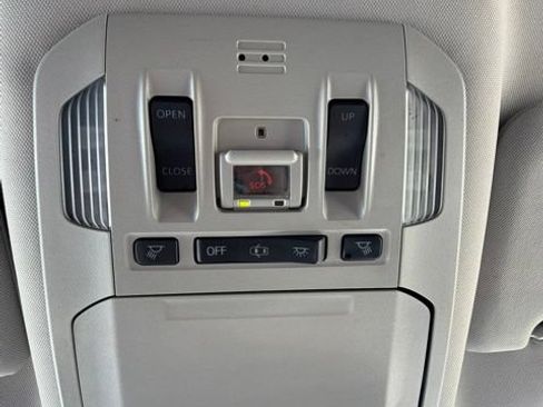 Used 2020 Toyota Highlander Limited AWD/4WD image 16