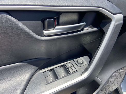 Used 2025 Toyota RAV4 XLE w/ Convenience Package FWD image 16