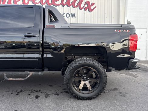 Used 2017 Chevrolet Silverado 1500 LT w/ High Desert Package image 2