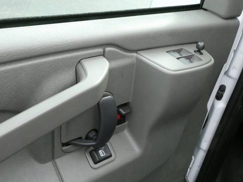 Used 2024 Chevrolet Express 2500 w/ Driver Convenience Package image 32