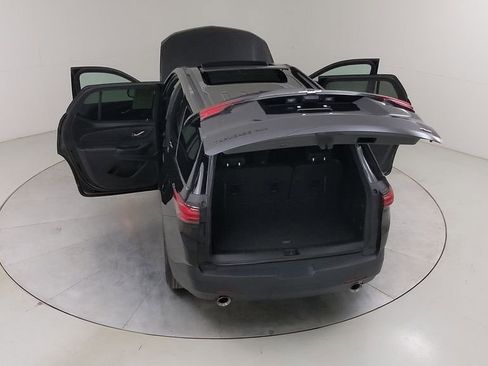 Used 2023 Chevrolet Traverse RS image 54