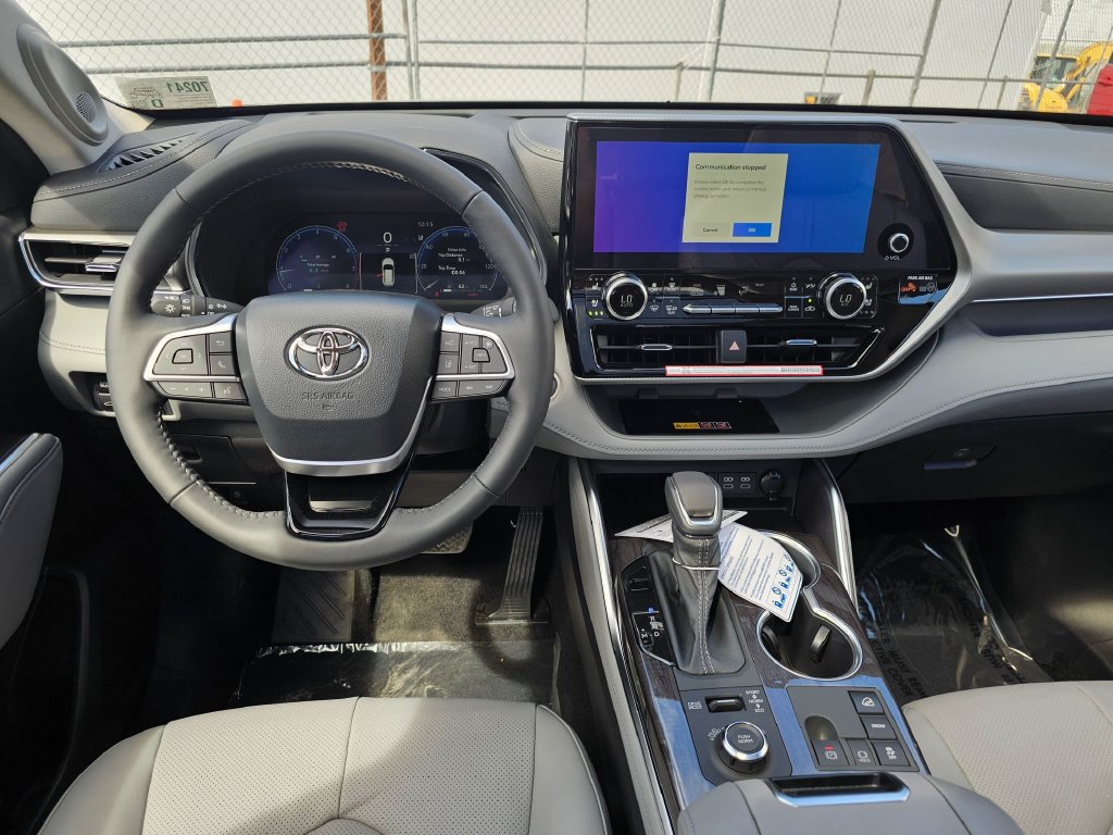 New 2026 Toyota Highlander Platinum AWD/4WD image 19