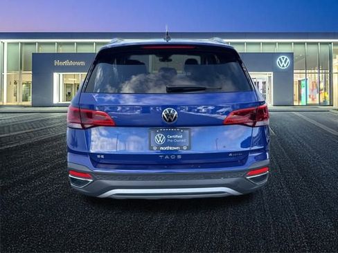 Certified 2024 Volkswagen Taos SE image 5