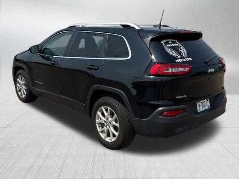Used 2017 Jeep Cherokee Latitude w/ Cold Weather Group AWD/4WD image 5