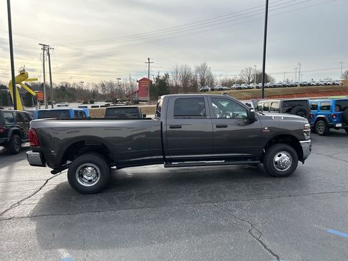 New 2026 RAM 3500 Tradesman image 11