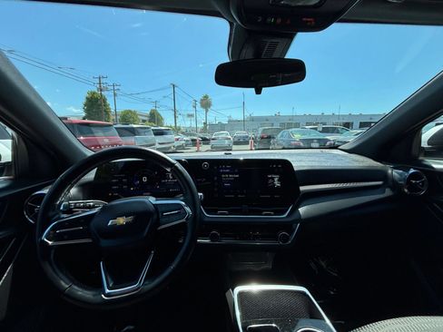 Used 2025 Chevrolet Equinox LT FWD image 33