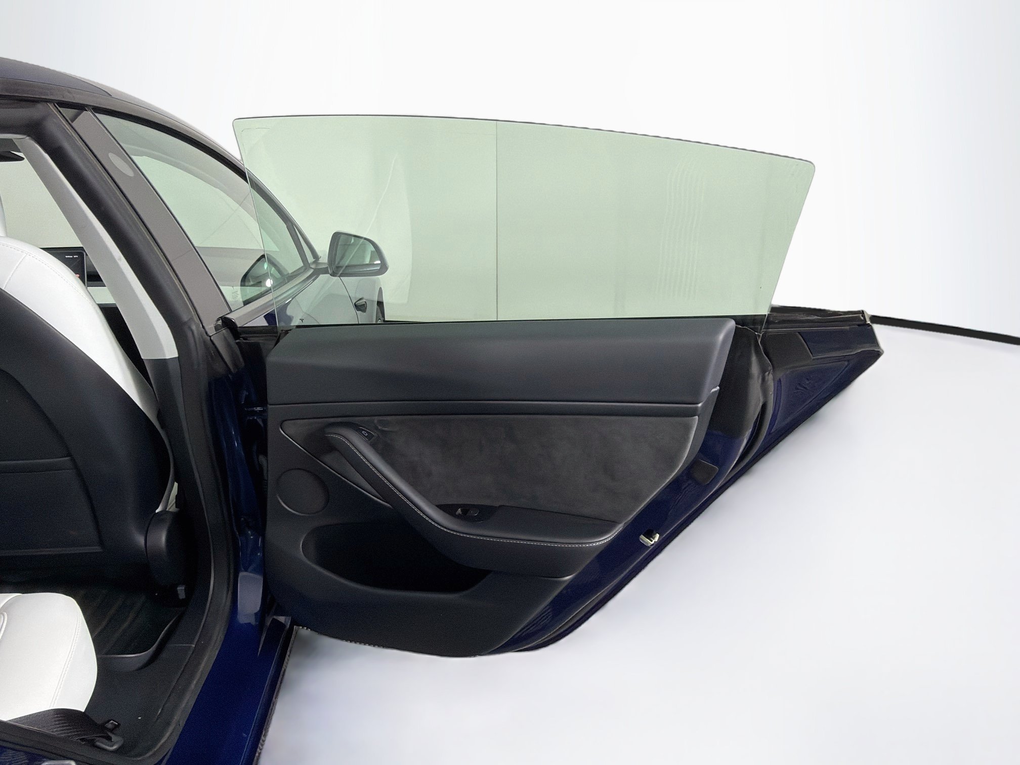 Used 2023 Tesla Model 3 Standard Range RWD image 31