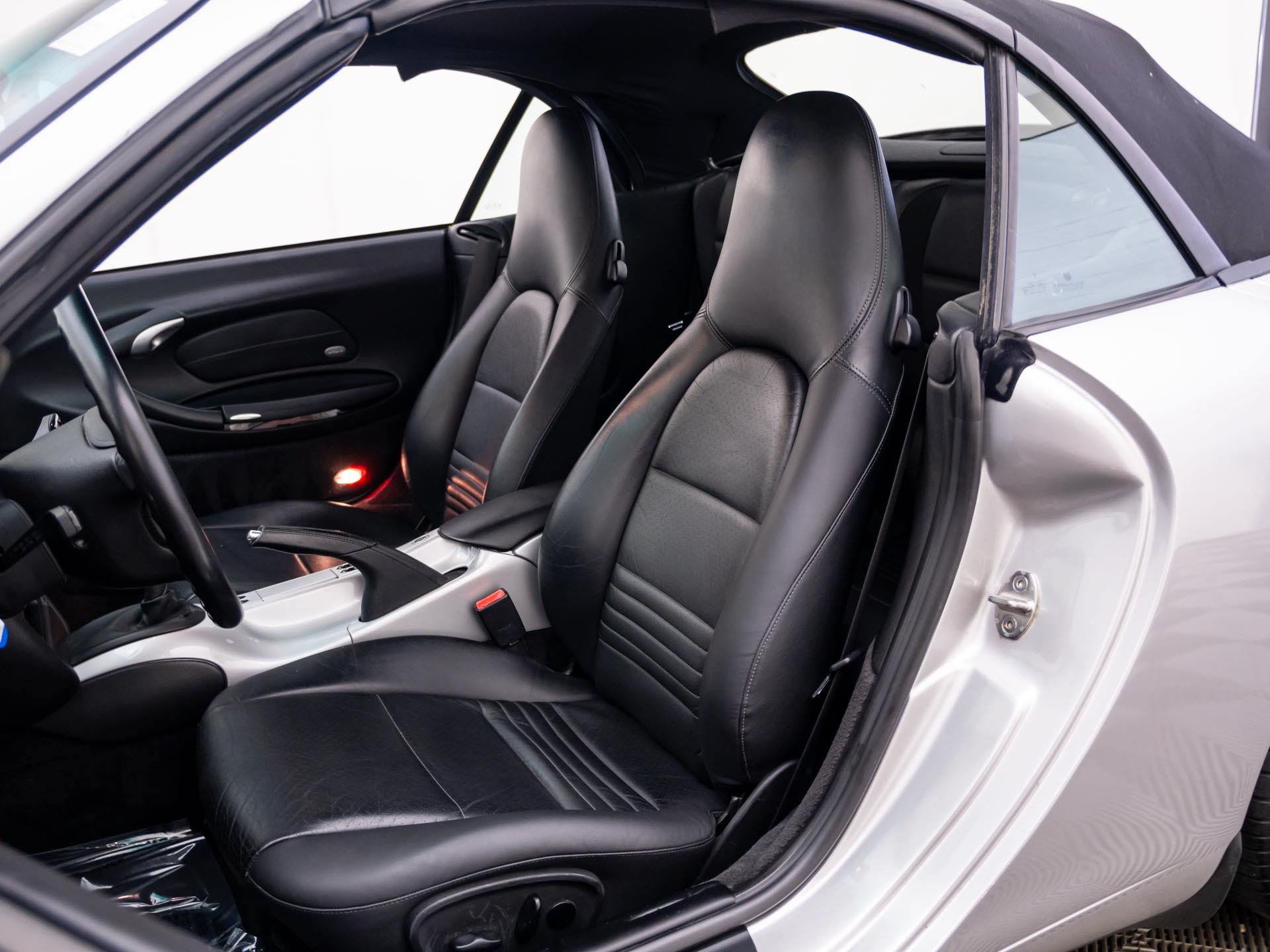 Used 2000 Porsche 911 Carrera RWD image 5