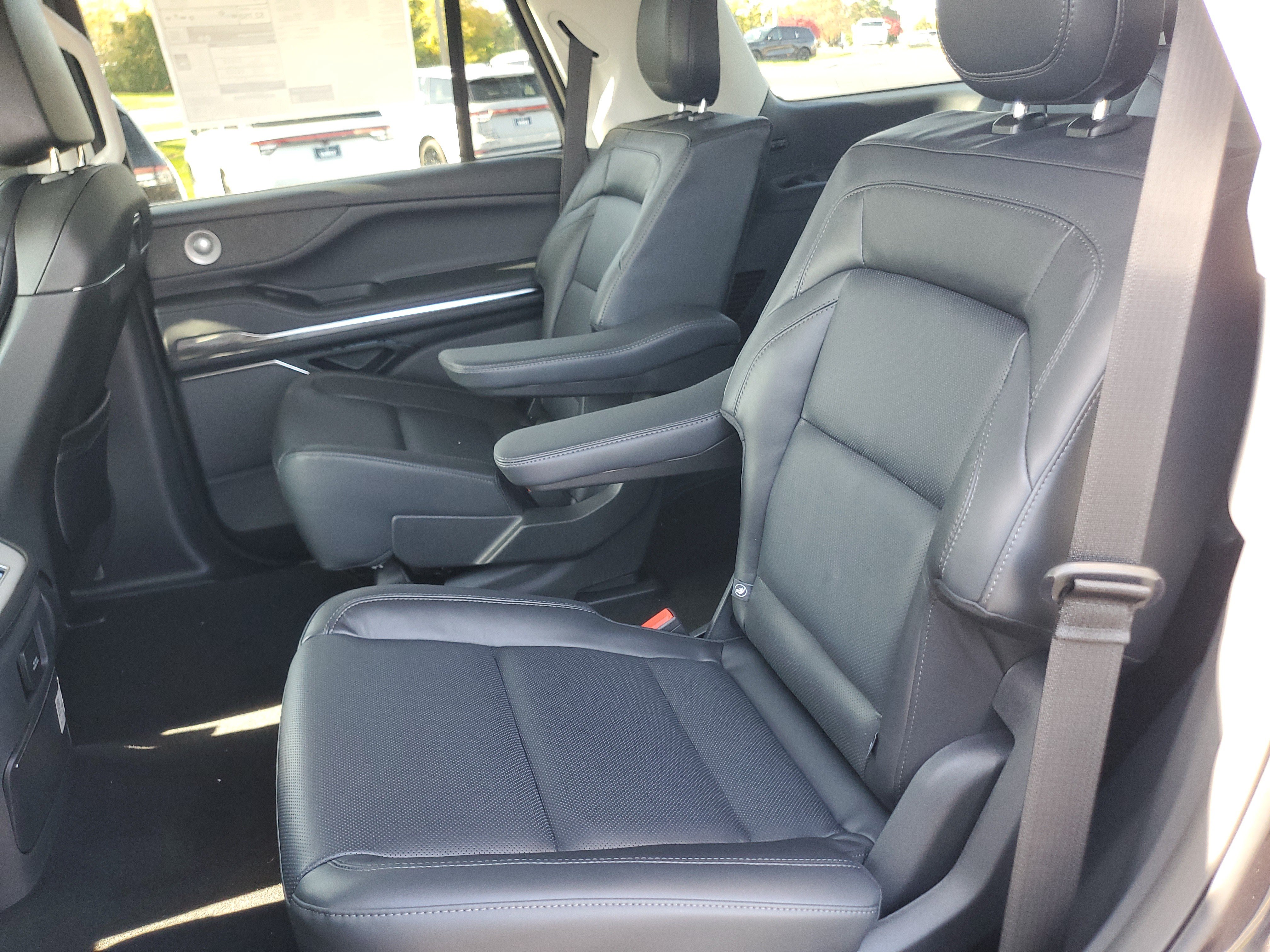 New 2027 Lincoln Navigator Reserve AWD/4WD image 31