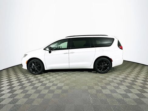 New 2026 Chrysler Pacifica Select w/ S Appearance Package AWD/4WD image 5