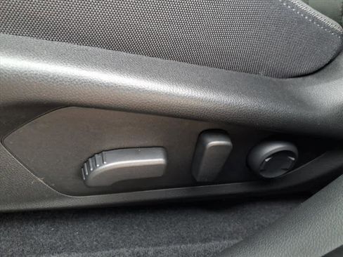 Certified 2025 Subaru Crosstrek 2.0i Premium image 29