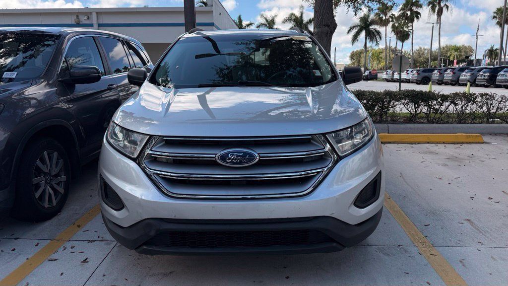 Used 2018 Ford Edge SE FWD image 3
