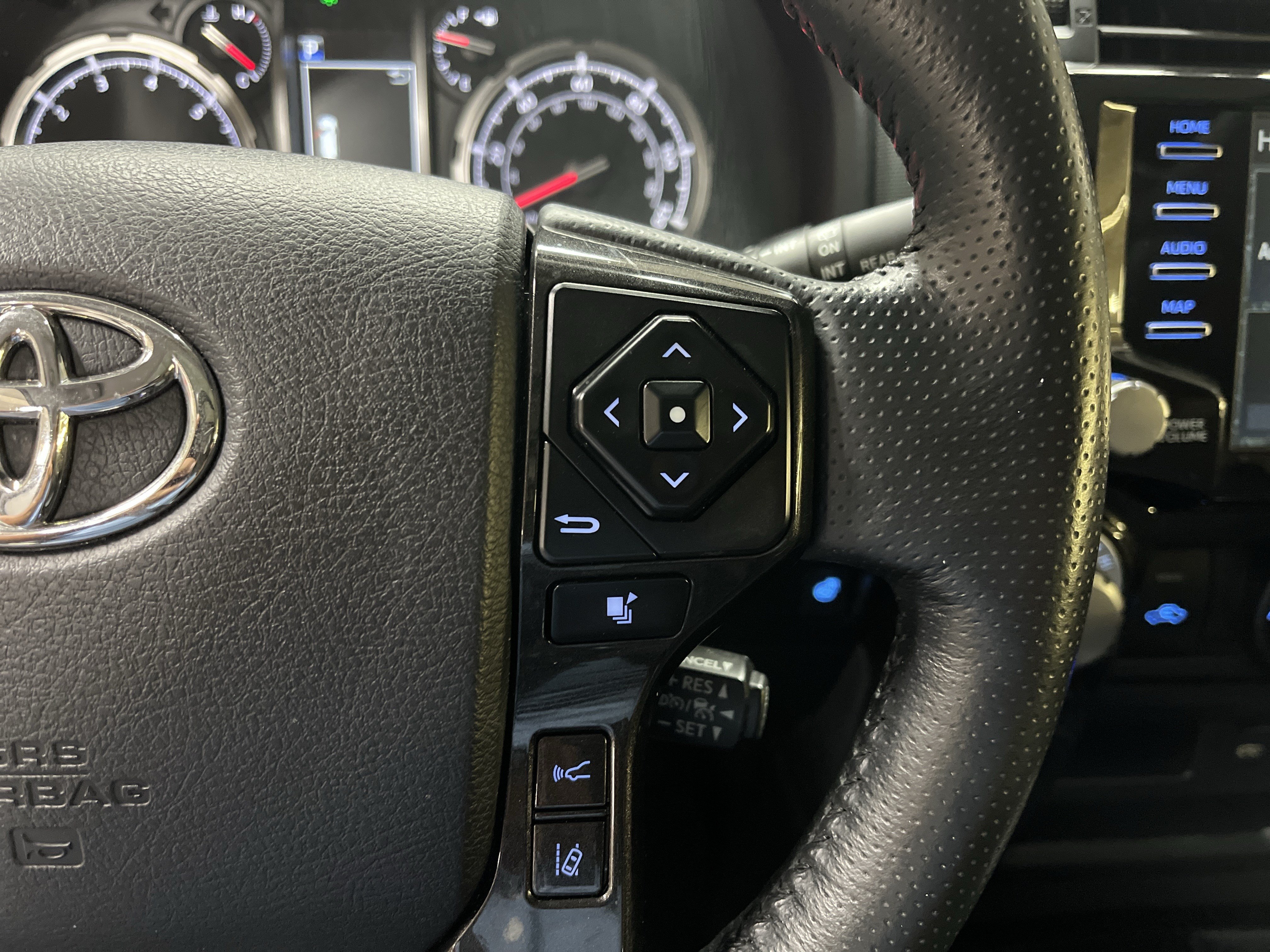 Used 2024 Toyota 4Runner TRD Off-Road Premium w/ Moonroof Package AWD/4WD image 20