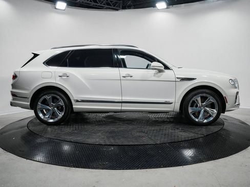 Used 2023 Bentley Bentayga Extended Wheelbase image 5