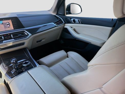 Used 2022 BMW X5 M50i w/ Executive Package AWD/4WD image 18