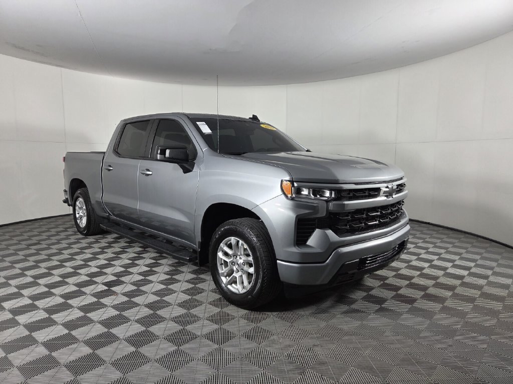 Used 2024 Chevrolet Silverado 1500 RST RWD image 2