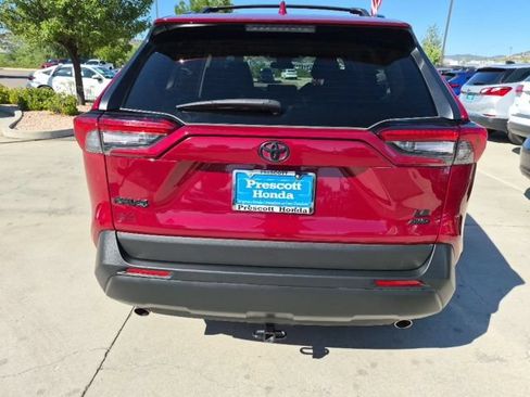 Used 2021 Toyota RAV4 LE w/ Carpet Mat Package (TMS) AWD/4WD image 12