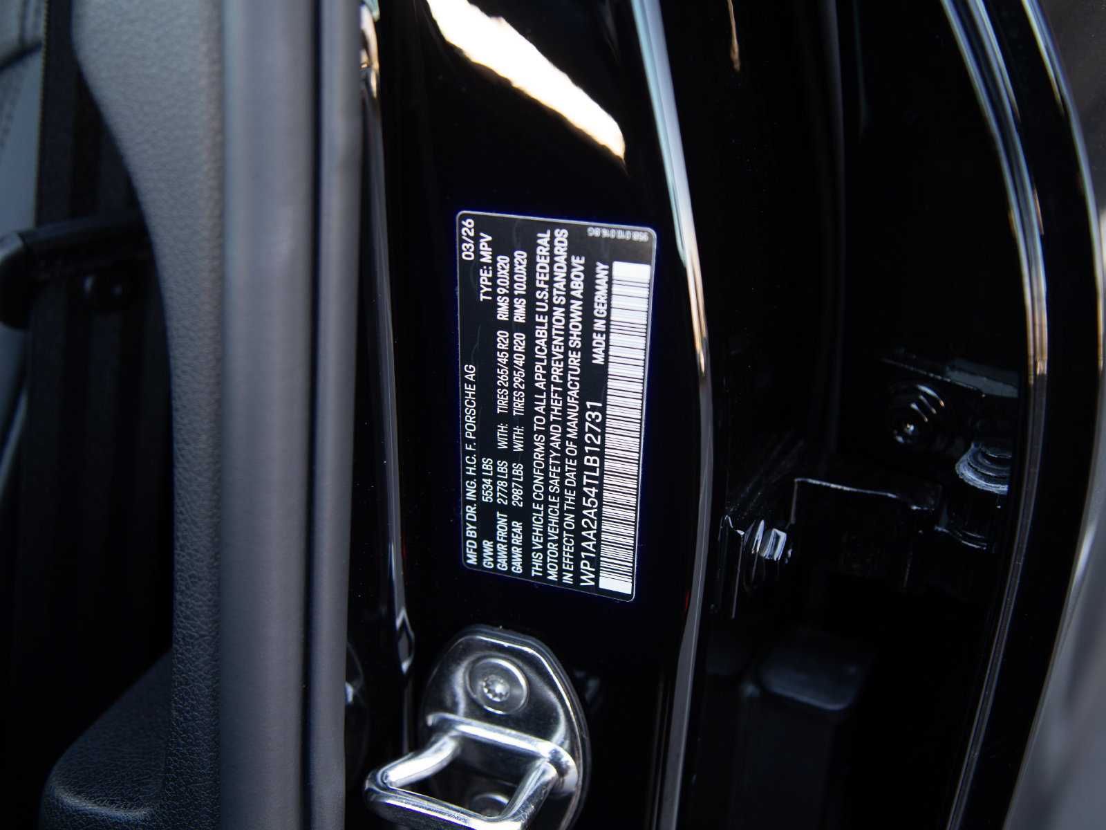 Certified 2026 Porsche Macan AWD/4WD image 28