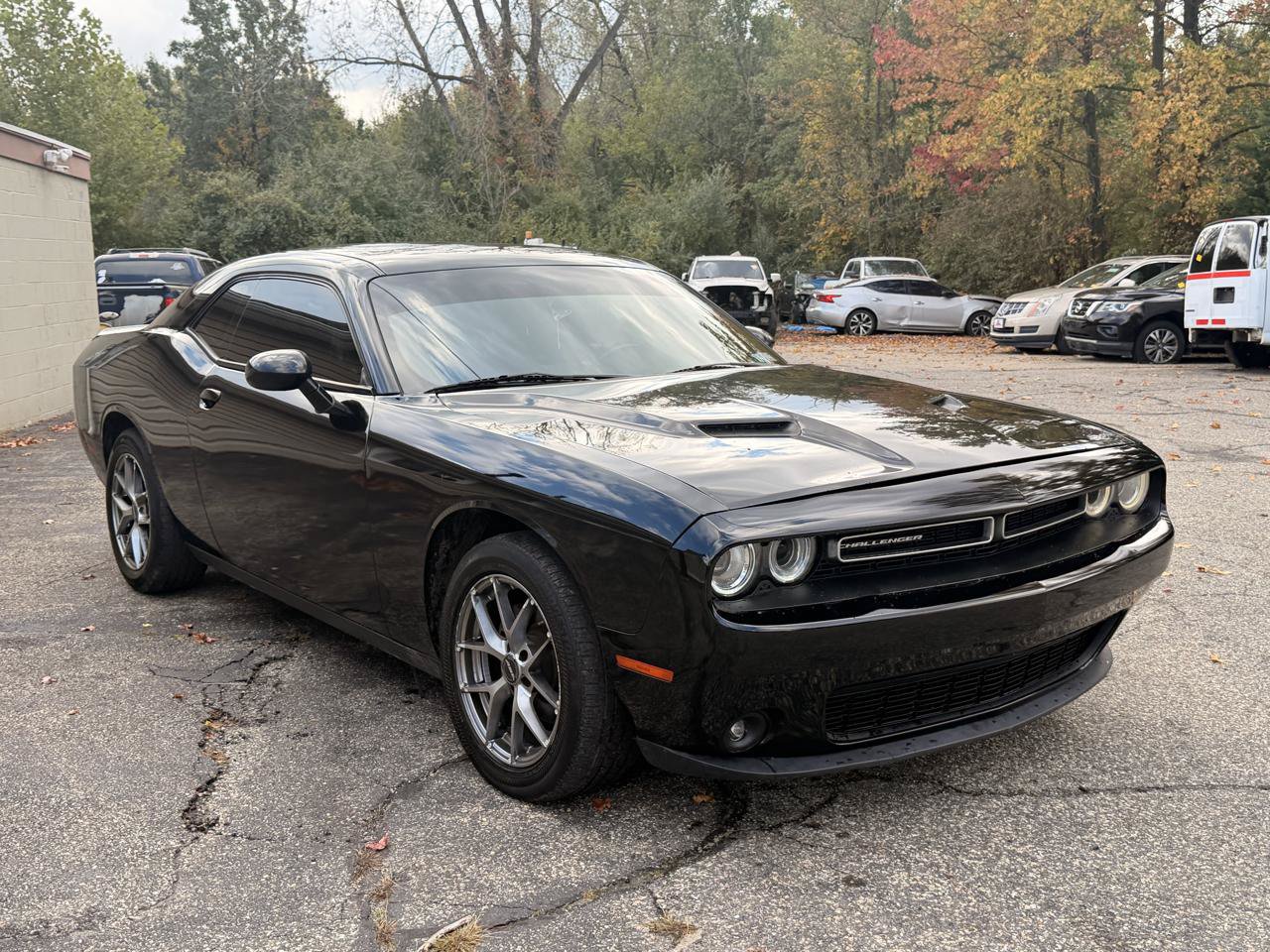Used 2016 Dodge Challenger SXT RWD image 8