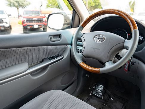 Used 2006 Toyota Sienna LE FWD image 12