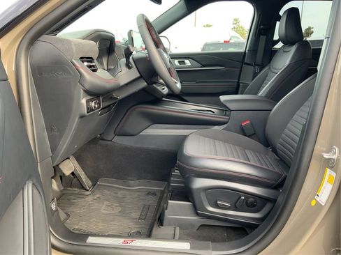 Used 2026 Ford Explorer ST-Line w/ ST-Line Street Pack AWD/4WD image 9