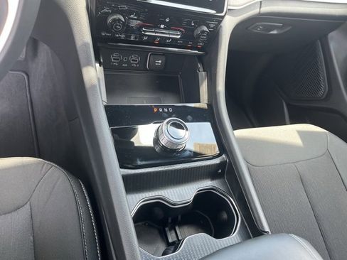 New 2025 Jeep Grand Cherokee Laredo X w/ Luxury Tech Group I image 25