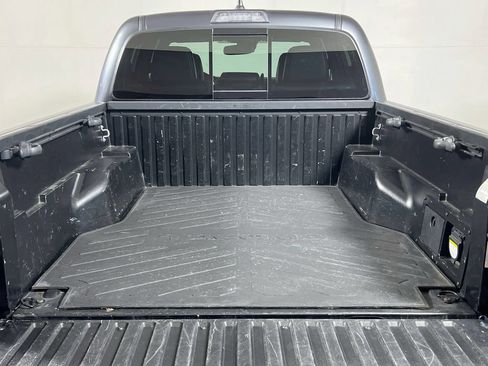 Certified 2021 Toyota Tacoma TRD Off-Road w/ TRD Premium Off Road Package AWD/4WD image 24