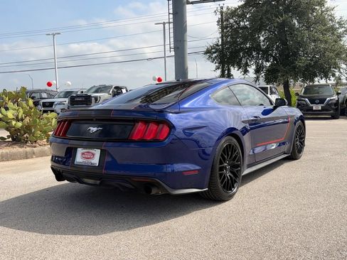 Used 2016 Ford Mustang Coupe RWD image 5