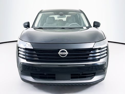 Used 2025 Nissan Kicks SV image 2