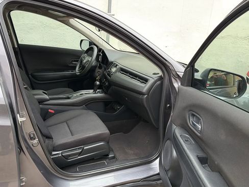 Used 2017 Honda HR-V LX image 24