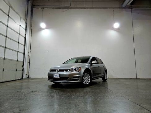 Used 2016 Volkswagen Golf S FWD image 31