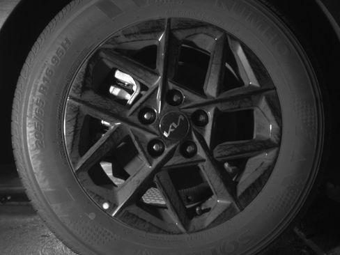 Used 2025 Kia K5 LXS FWD image 15