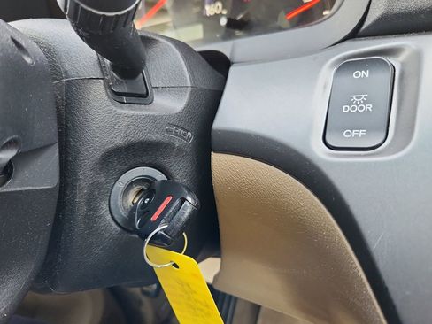 Used 2005 Honda Odyssey LX image 25