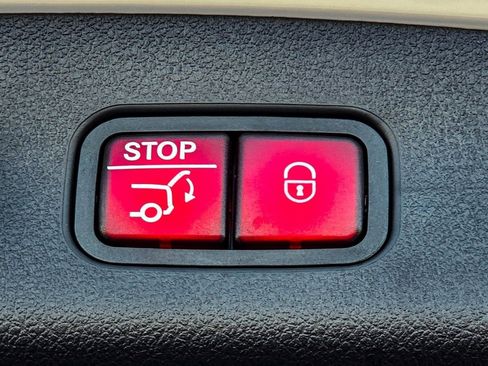 New 2025 Mercedes-Benz GLC 300 4MATIC image 32