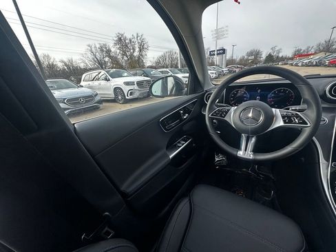 Used 2025 Mercedes-Benz C 300 4MATIC Sedan image 17