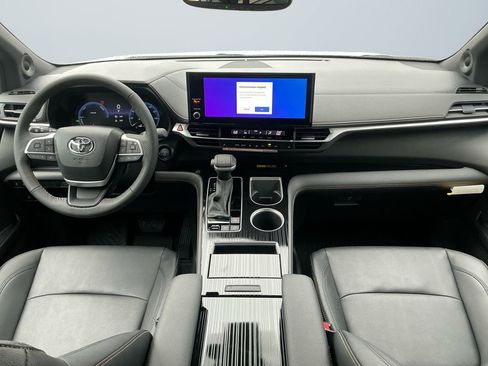 New 2026 Toyota Sienna XLE Woodland Edition image 11