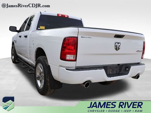 Used 2017 RAM 1500 Express AWD/4WD image 16